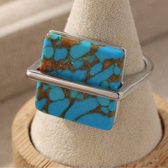 Turquoise and Silver Modern Statement Ring - Picture 4 of 10